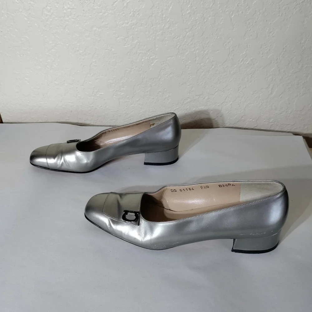 Salvatore Ferragamo Silver Metallic Leather Block Heel Pumps DQ 61184 Size 7.5B